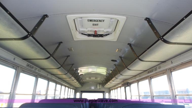 image for item K8288 1993 Thomas Built Saf-T-Liner MVP school bus