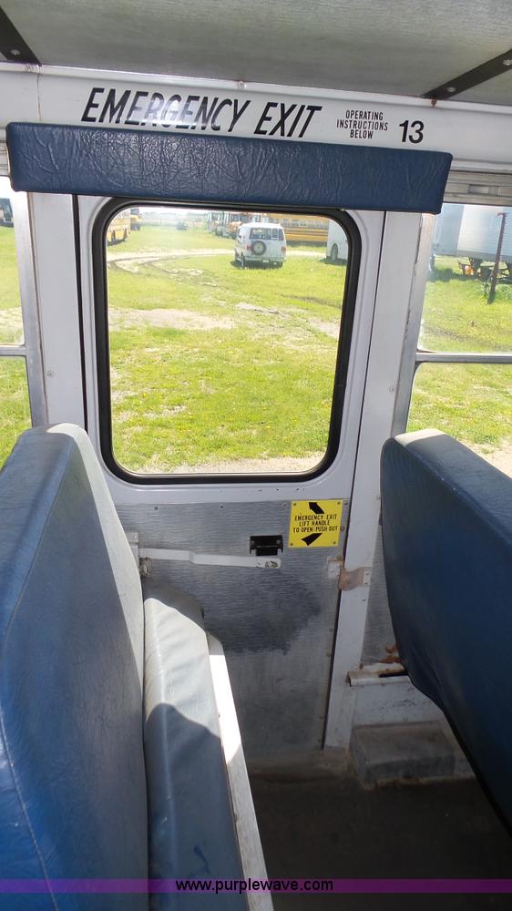 image for item K8288 1993 Thomas Built Saf-T-Liner MVP school bus