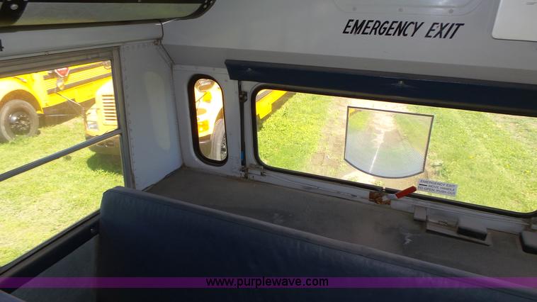 image for item K8288 1993 Thomas Built Saf-T-Liner MVP school bus