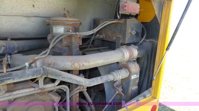 image for item K8288 1993 Thomas Built Saf-T-Liner MVP school bus