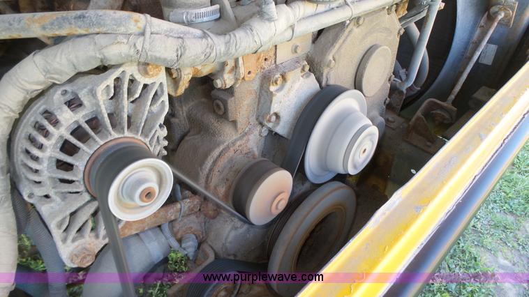 image for item K8288 1993 Thomas Built Saf-T-Liner MVP school bus