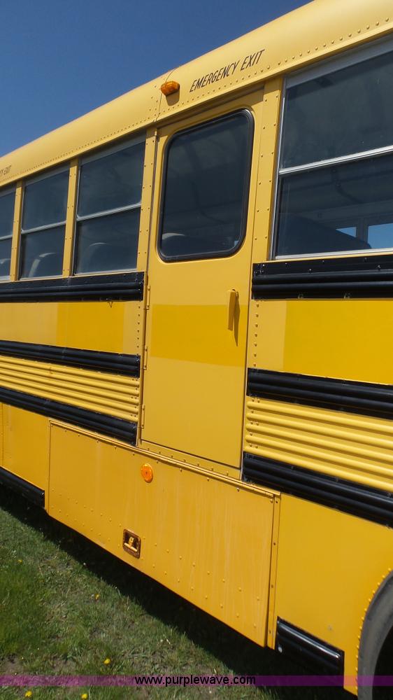 image for item K8288 1993 Thomas Built Saf-T-Liner MVP school bus