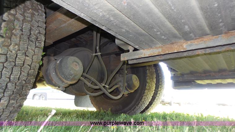 image for item K8288 1993 Thomas Built Saf-T-Liner MVP school bus