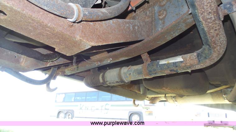 image for item K8288 1993 Thomas Built Saf-T-Liner MVP school bus