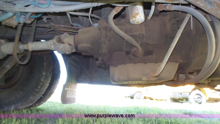 image for item K8288 1993 Thomas Built Saf-T-Liner MVP school bus