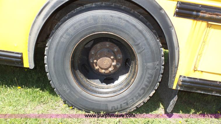 image for item K8288 1993 Thomas Built Saf-T-Liner MVP school bus