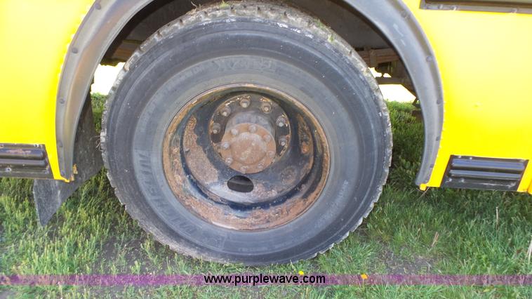 image for item K8288 1993 Thomas Built Saf-T-Liner MVP school bus