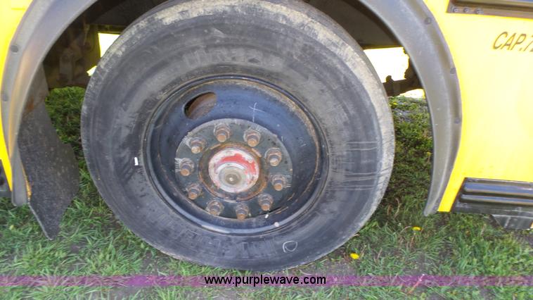 image for item K8288 1993 Thomas Built Saf-T-Liner MVP school bus