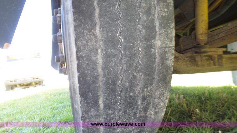 image for item K8288 1993 Thomas Built Saf-T-Liner MVP school bus