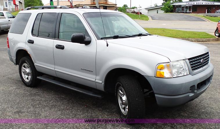 image for item L2033 2002 Ford Explorer SUV