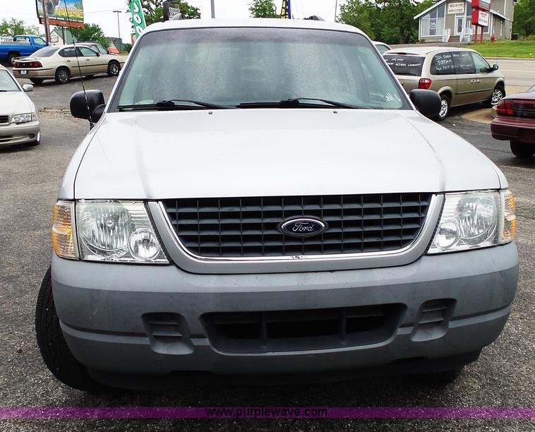 image for item L2033 2002 Ford Explorer SUV