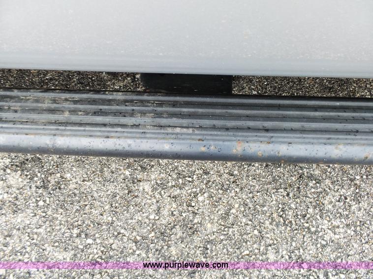 image for item L2033 2002 Ford Explorer SUV