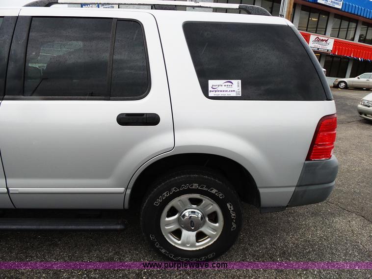 image for item L2033 2002 Ford Explorer SUV