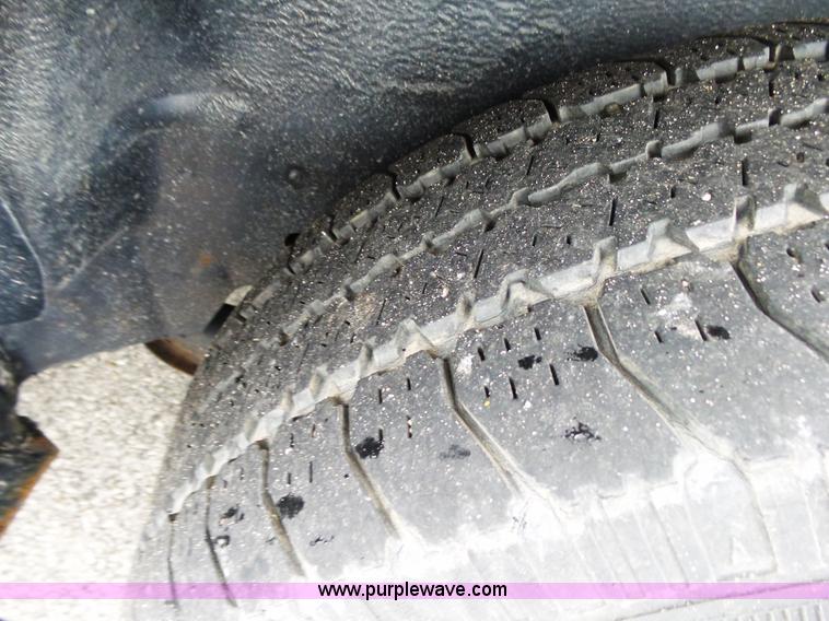 image for item L2033 2002 Ford Explorer SUV