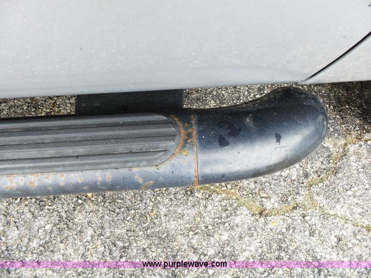 image for item L2033 2002 Ford Explorer SUV