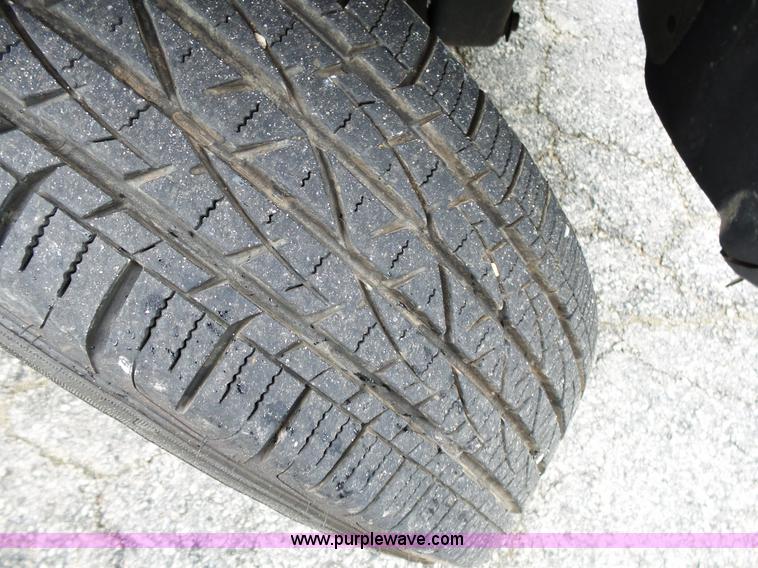 image for item L2033 2002 Ford Explorer SUV