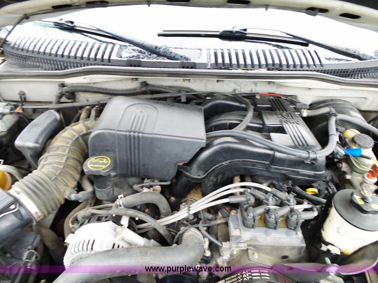 image for item L2033 2002 Ford Explorer SUV
