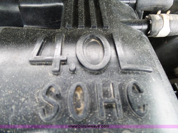 image for item L2033 2002 Ford Explorer SUV