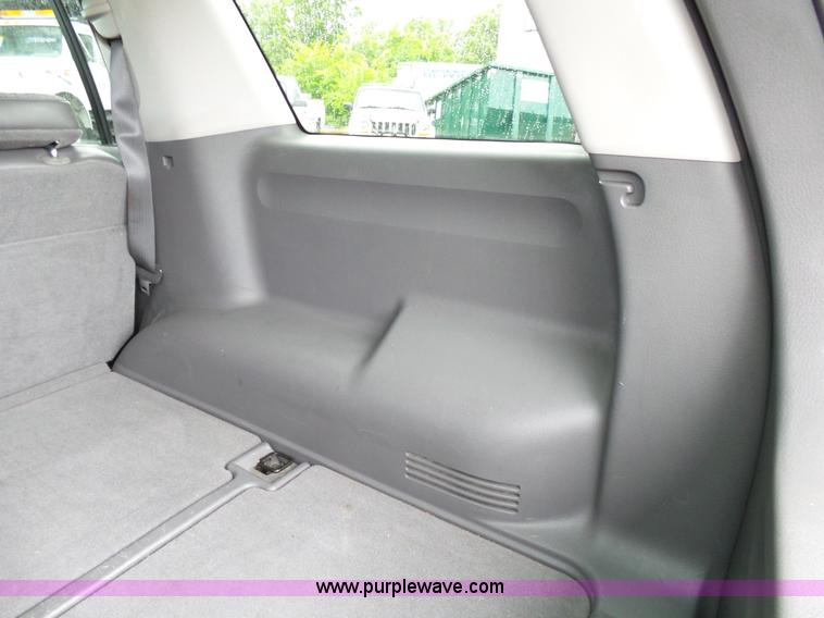 image for item L2033 2002 Ford Explorer SUV