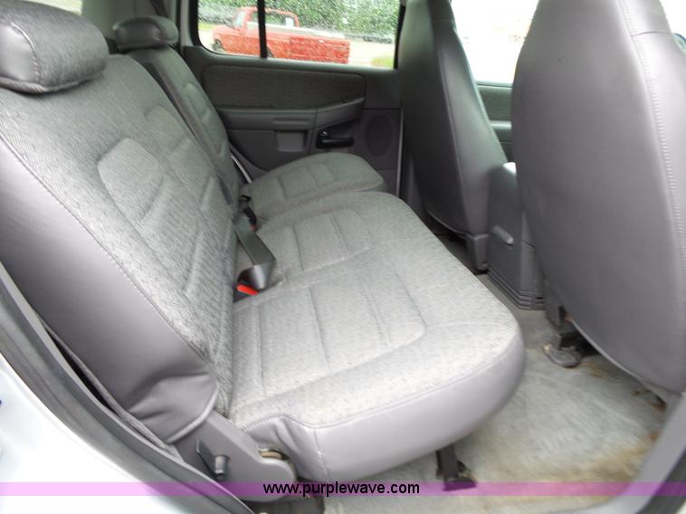 image for item L2033 2002 Ford Explorer SUV