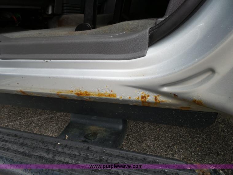 image for item L2033 2002 Ford Explorer SUV