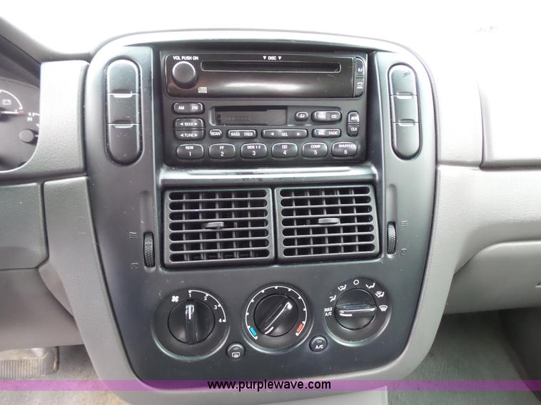 image for item L2033 2002 Ford Explorer SUV