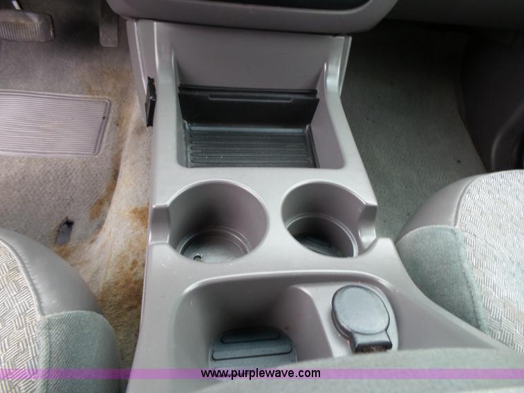 image for item L2033 2002 Ford Explorer SUV