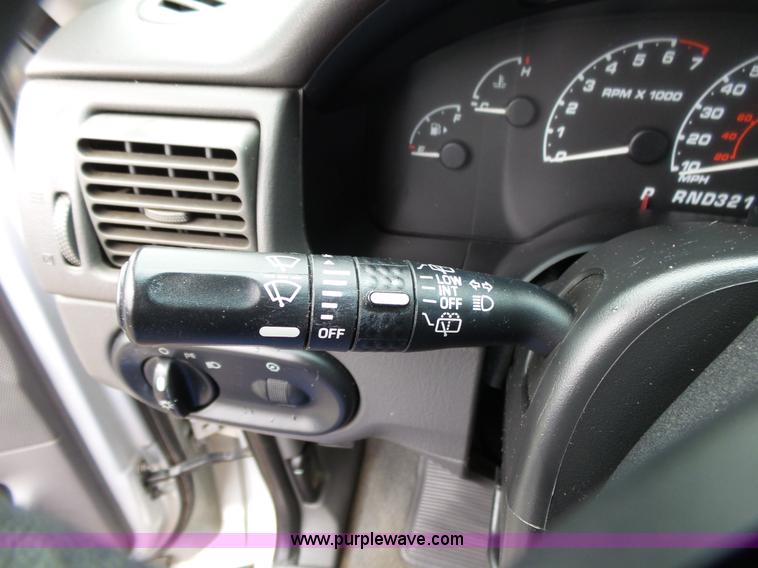 image for item L2033 2002 Ford Explorer SUV