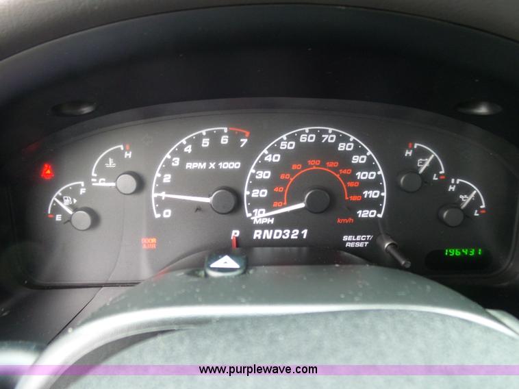 image for item L2033 2002 Ford Explorer SUV