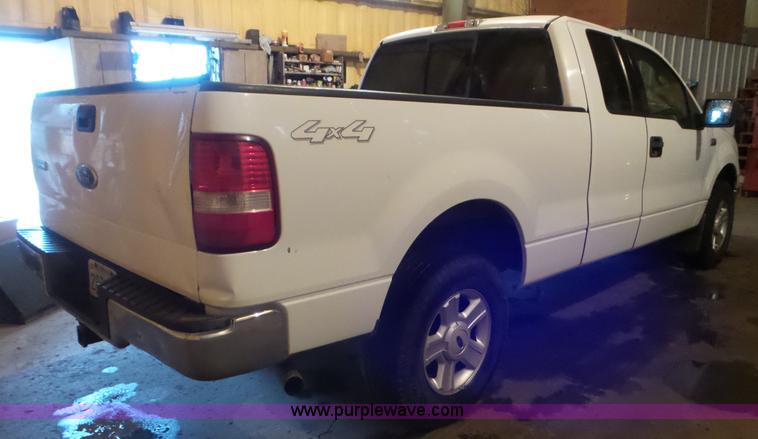 image for item L2085 2004 Ford F150 SuperCab pickup truck