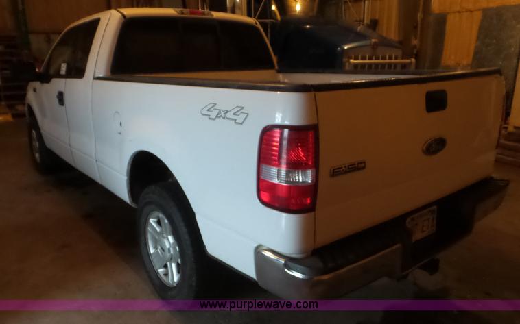 image for item L2085 2004 Ford F150 SuperCab pickup truck