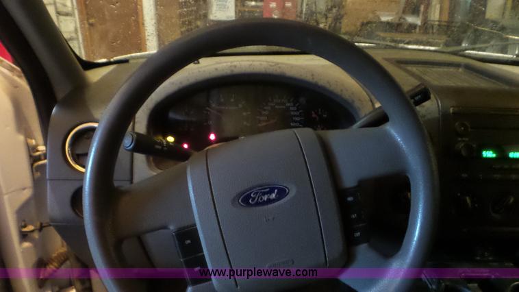 image for item L2085 2004 Ford F150 SuperCab pickup truck