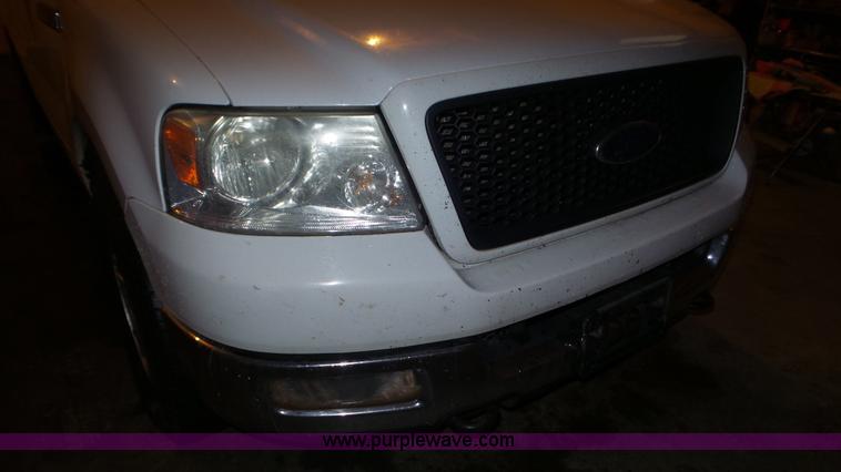 image for item L2085 2004 Ford F150 SuperCab pickup truck