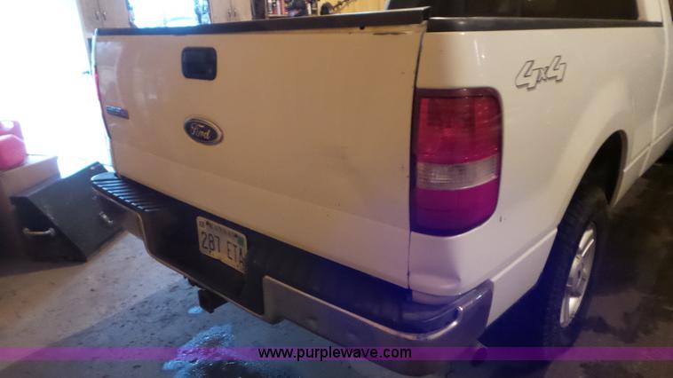 image for item L2085 2004 Ford F150 SuperCab pickup truck