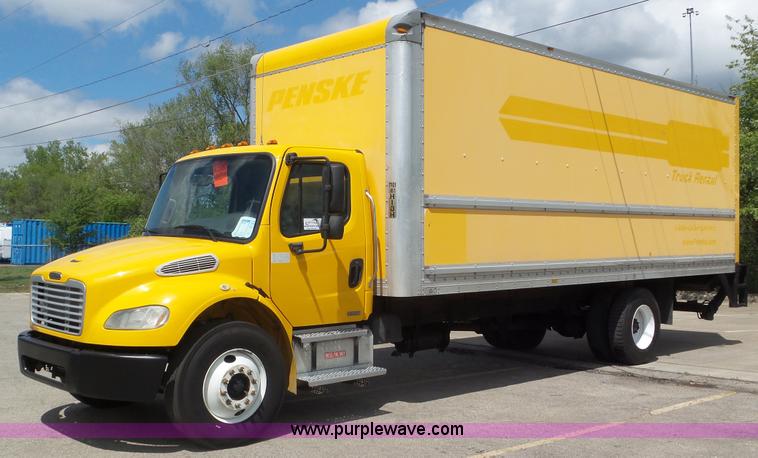 image for item L2152 2006 Freightliner Business Class M2 box truck