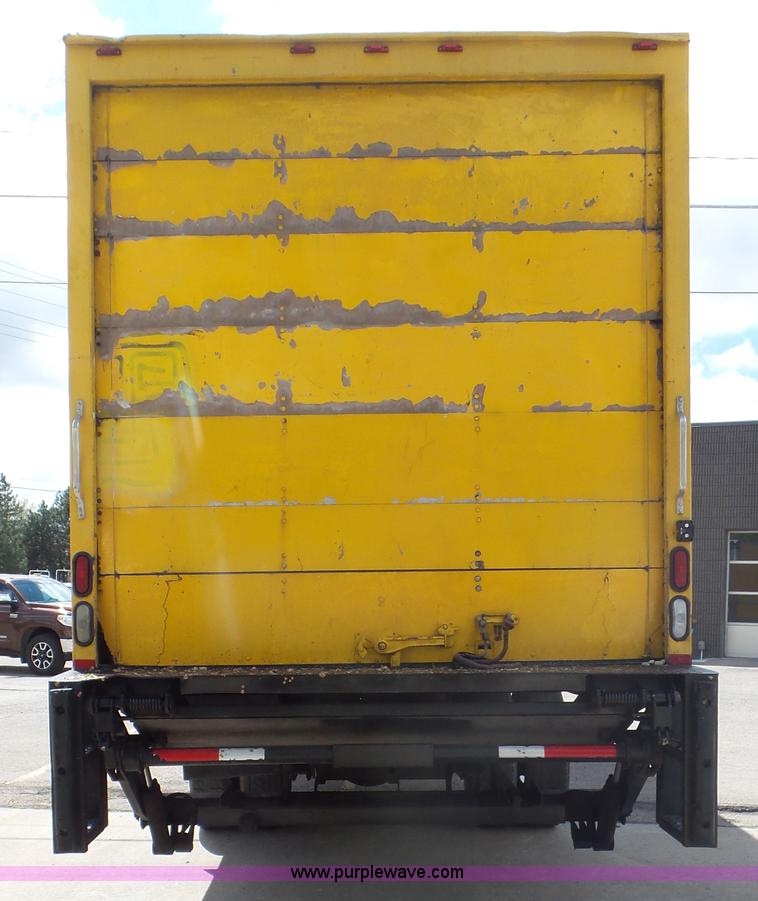 image for item L2152 2006 Freightliner Business Class M2 box truck