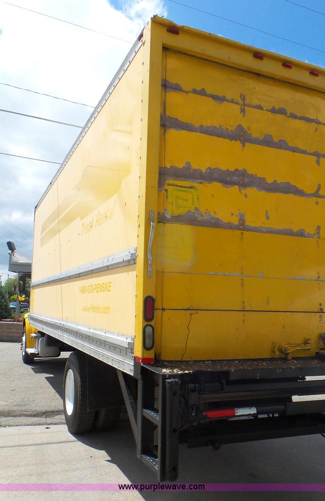 image for item L2152 2006 Freightliner Business Class M2 box truck