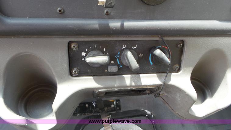 image for item L2152 2006 Freightliner Business Class M2 box truck