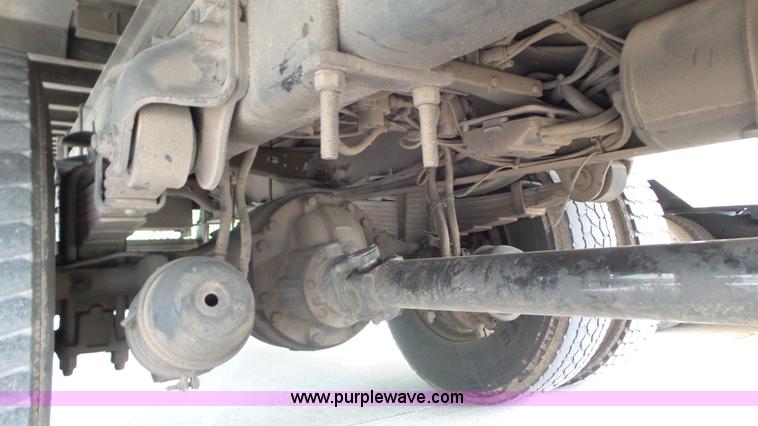 image for item L2152 2006 Freightliner Business Class M2 box truck