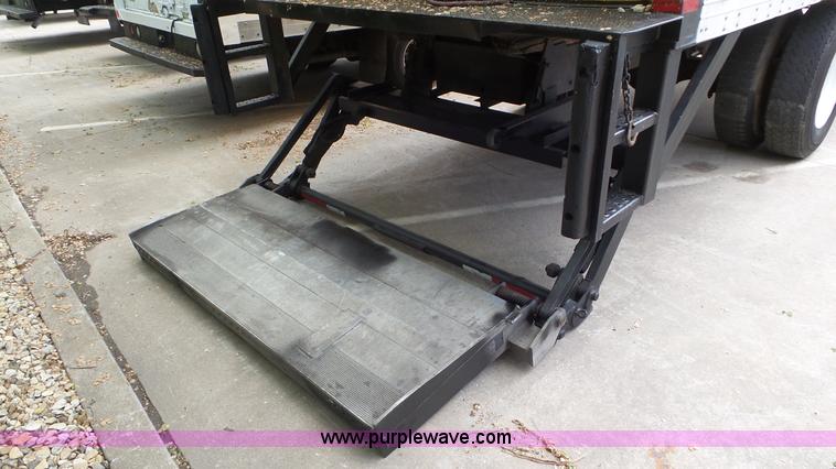 image for item L2152 2006 Freightliner Business Class M2 box truck