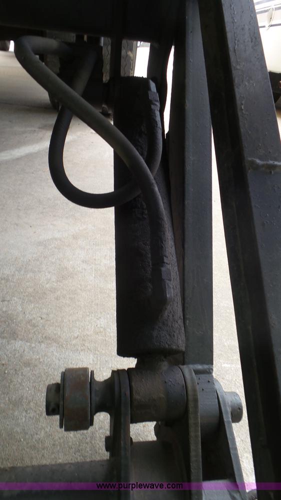 image for item L2152 2006 Freightliner Business Class M2 box truck