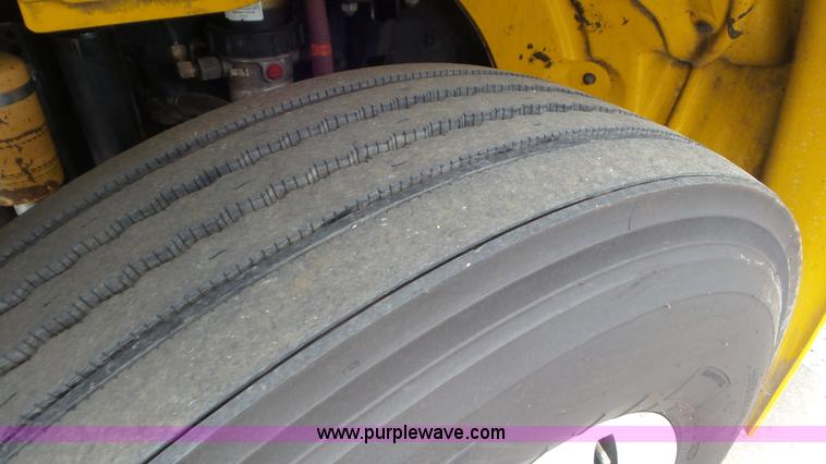 image for item L2152 2006 Freightliner Business Class M2 box truck