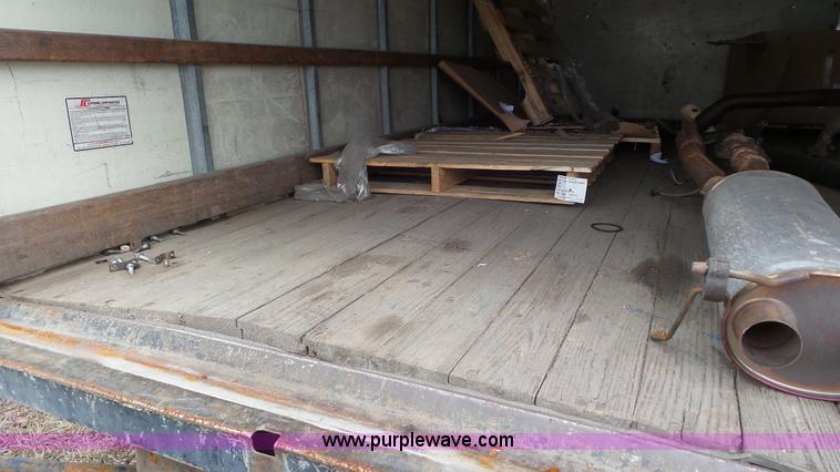 image for item L2153 2005 GMC Savana G3500 box truck