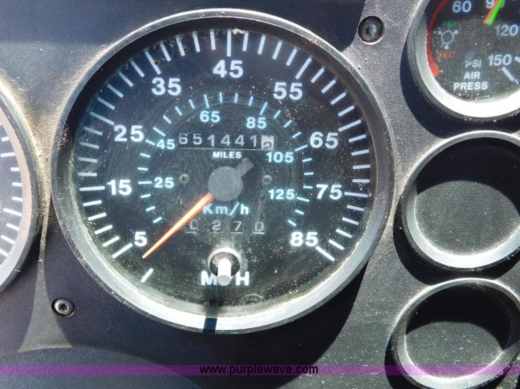 image for item L5839 2000 Mack CH613 flatbed truck