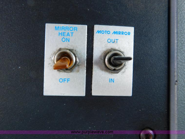 image for item L5839 2000 Mack CH613 flatbed truck