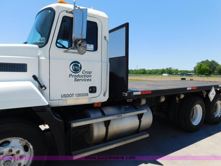 image for item L5839 2000 Mack CH613 flatbed truck