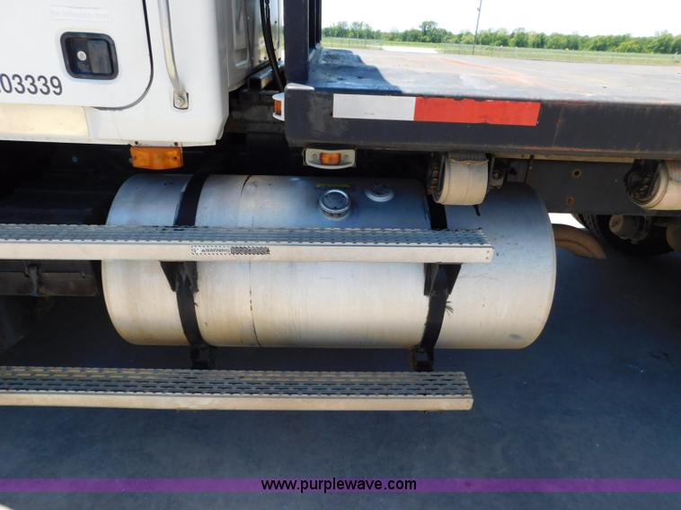 image for item L5839 2000 Mack CH613 flatbed truck