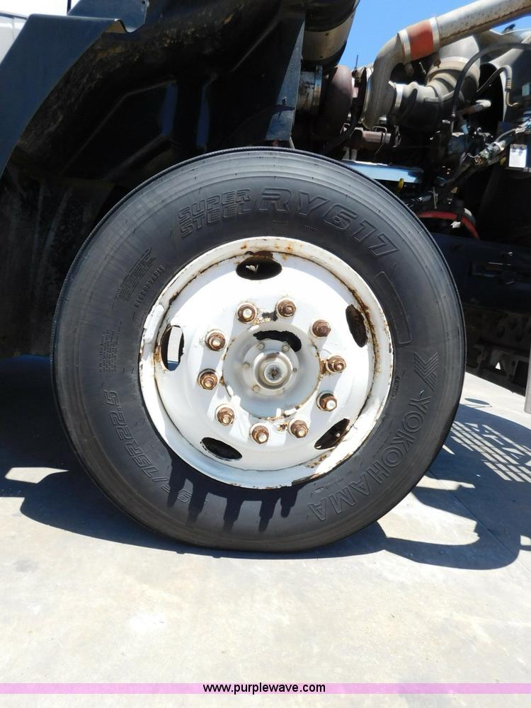 image for item L5839 2000 Mack CH613 flatbed truck