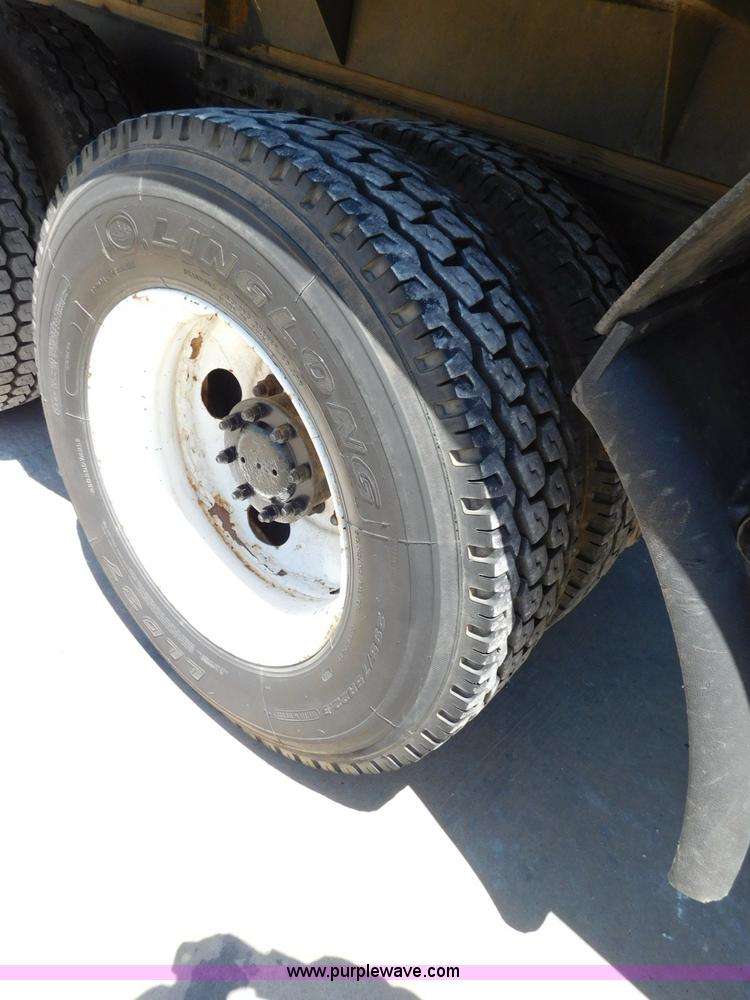 image for item L5839 2000 Mack CH613 flatbed truck