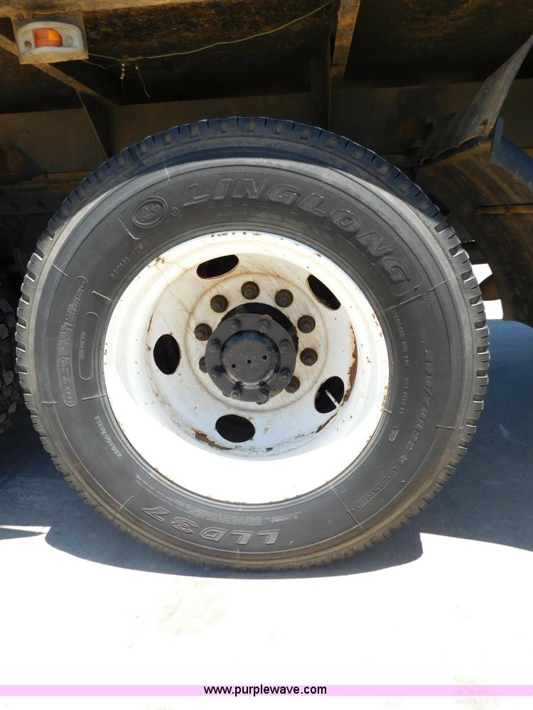 image for item L5839 2000 Mack CH613 flatbed truck